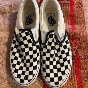 Slip on checkered vans (10.5 in women’s 9.0 in mens)
